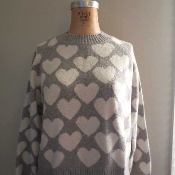 Old Navy Sweaters - Old Navy Hearts Sweater